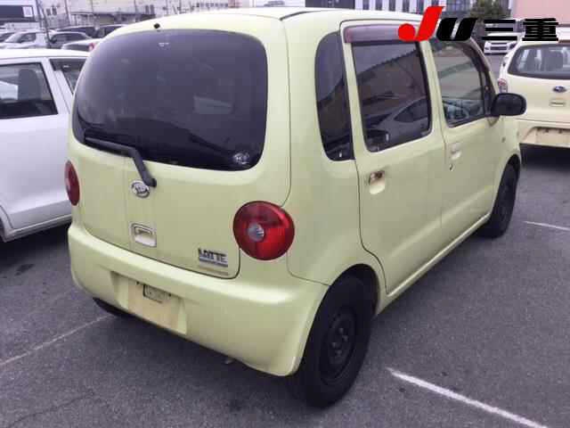 DAIHATSU MOVE LATTE