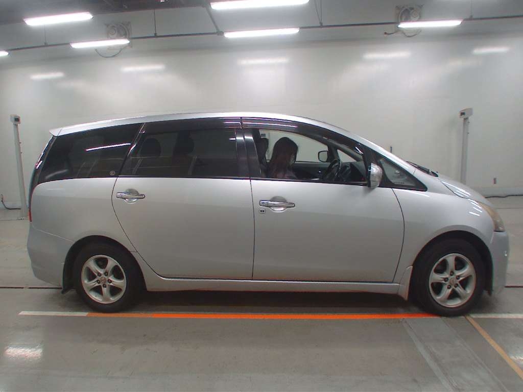 MITSUBISHI GRANDIS