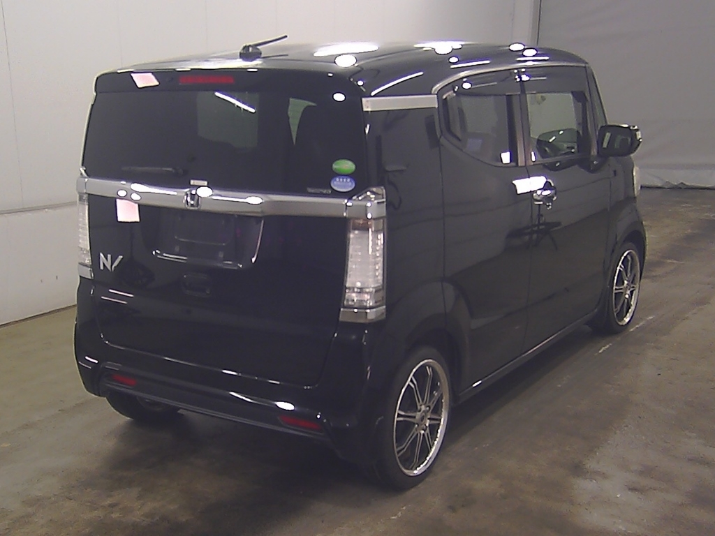 HONDA N-BOX SLASH