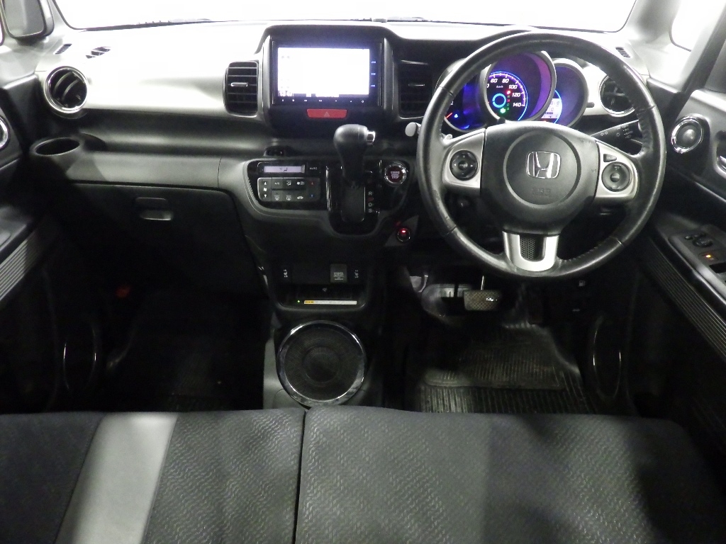 HONDA N-BOX SLASH
