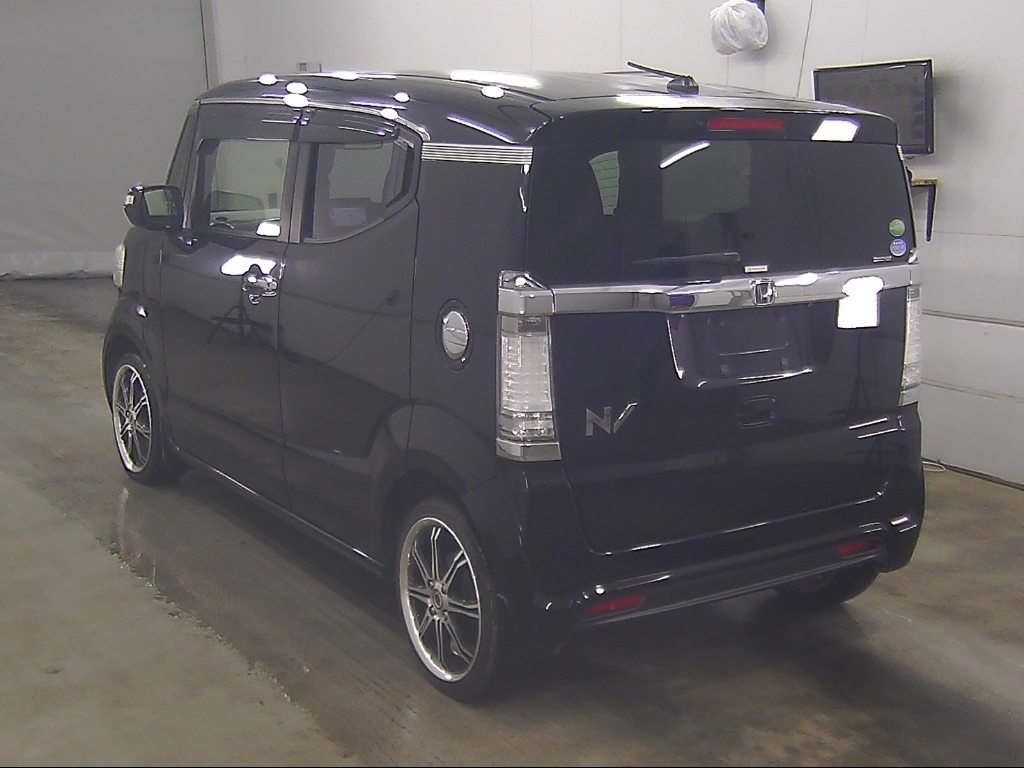 HONDA N-BOX SLASH