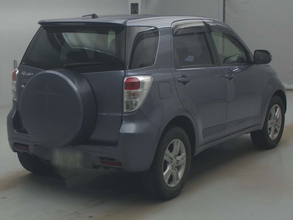 TOYOTA RUSH