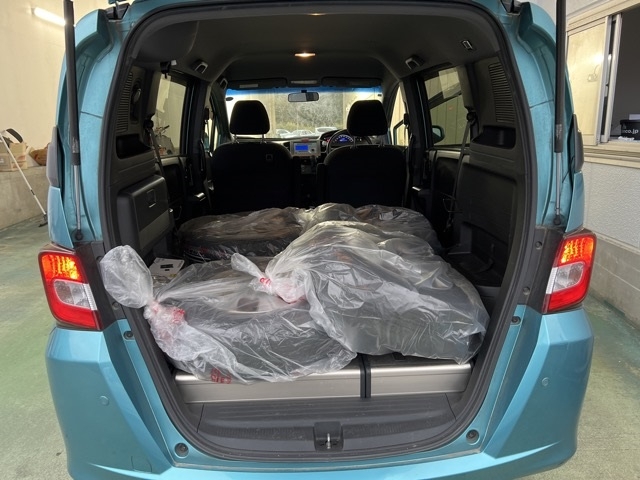 HONDA FREED SPIKE