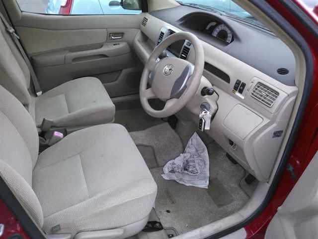 TOYOTA RAUM