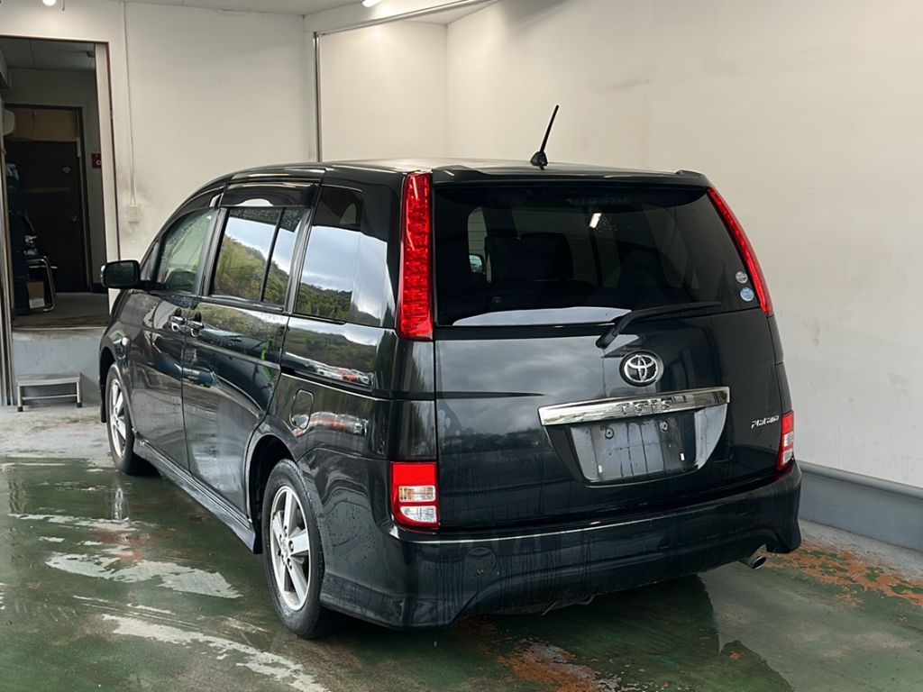 TOYOTA ISIS