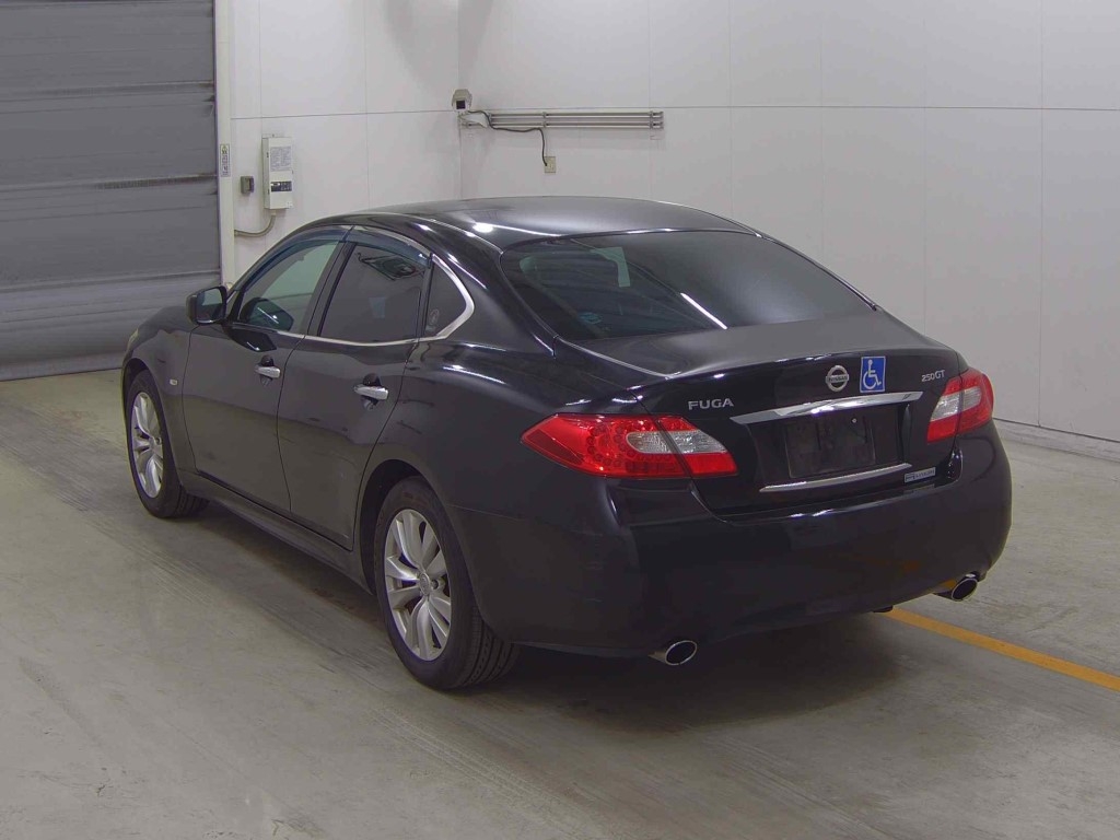NISSAN FUGA