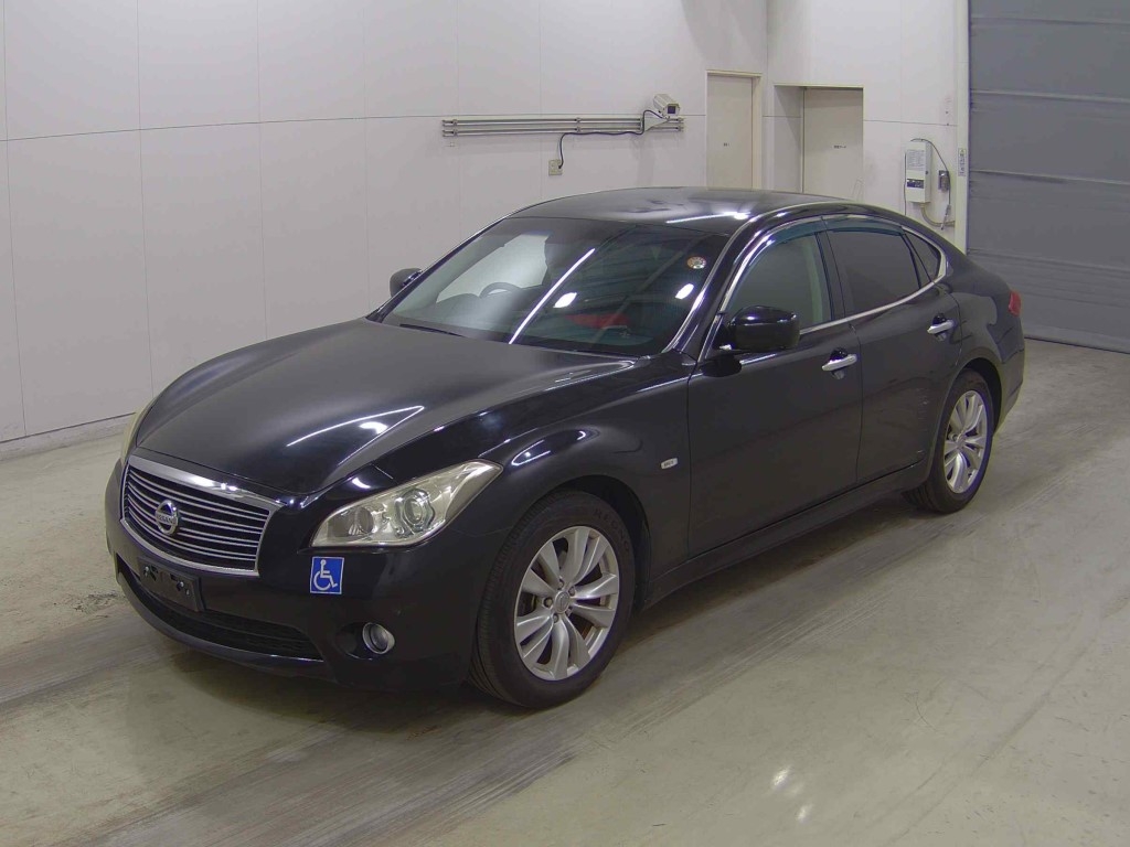 NISSAN FUGA
