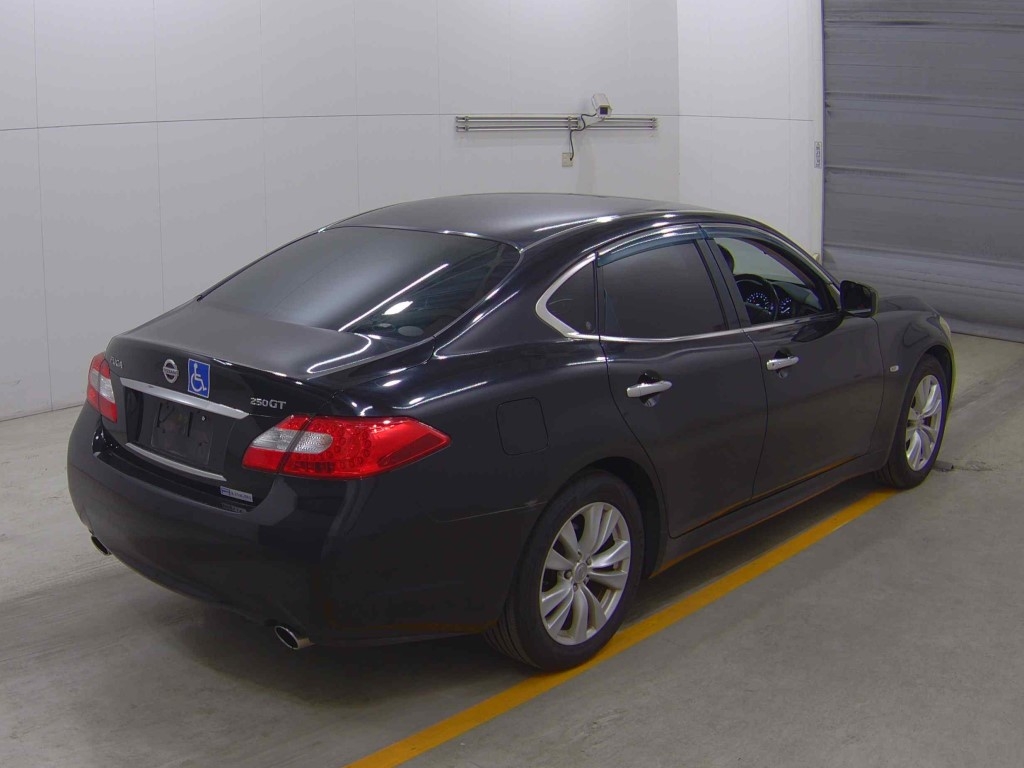 NISSAN FUGA
