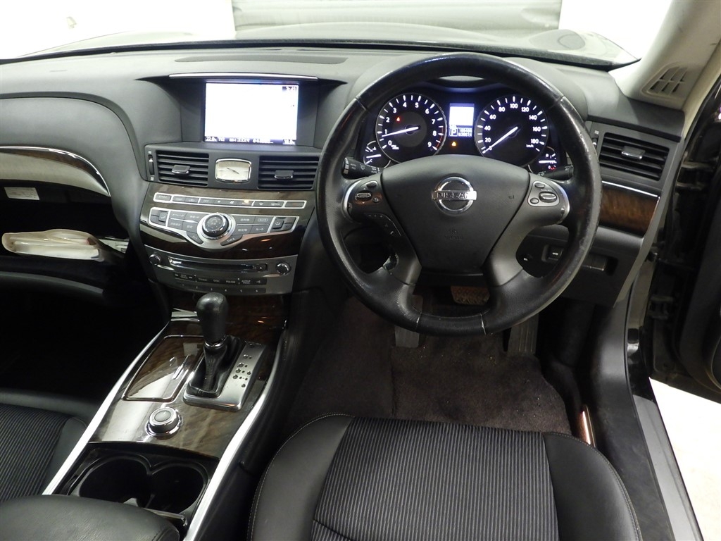 NISSAN FUGA