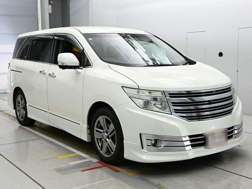 NISSAN ELGRAND