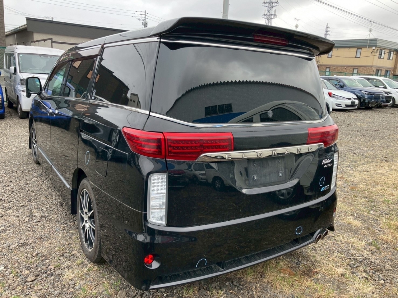 NISSAN ELGRAND