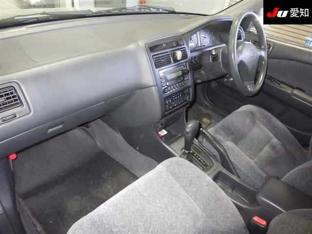 TOYOTA CARINA