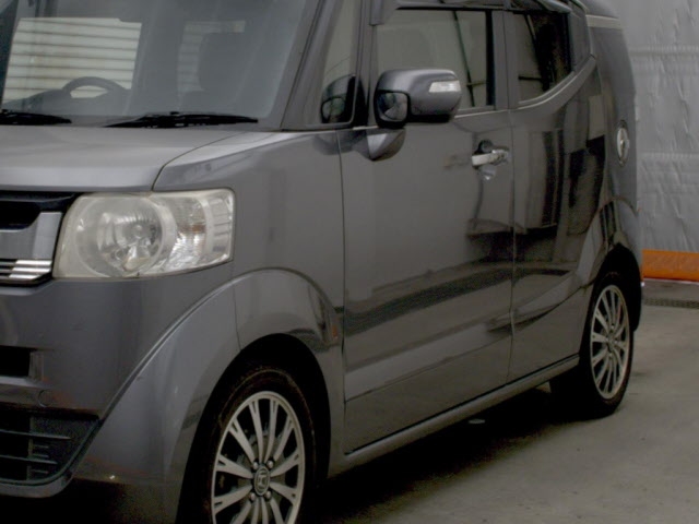HONDA N-BOX SLASH