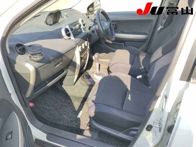 TOYOTA IST