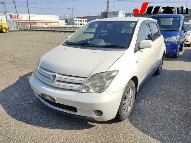 TOYOTA IST
