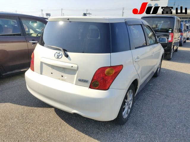 TOYOTA IST