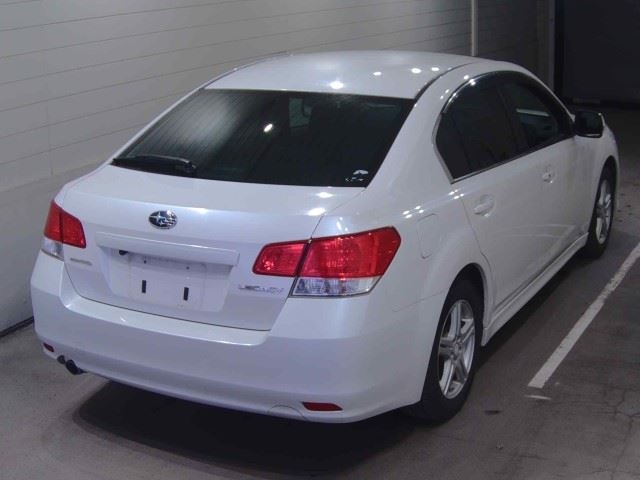 SUBARU LEGACY B4