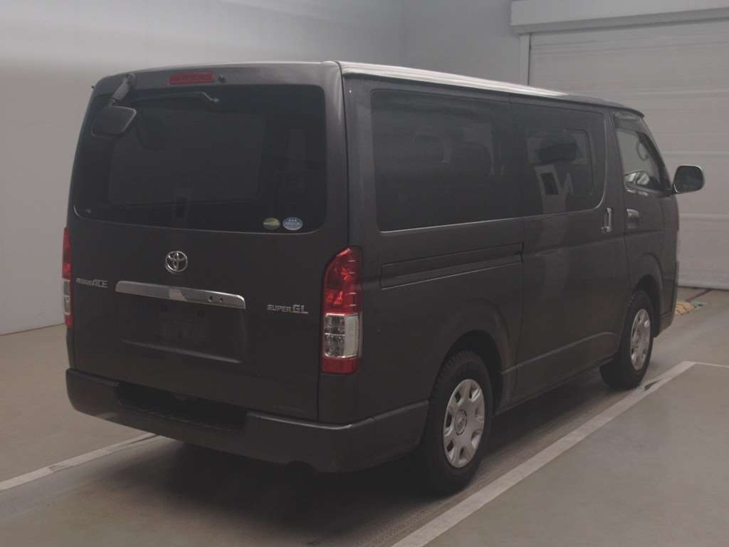 TOYOTA REGIUS ACE