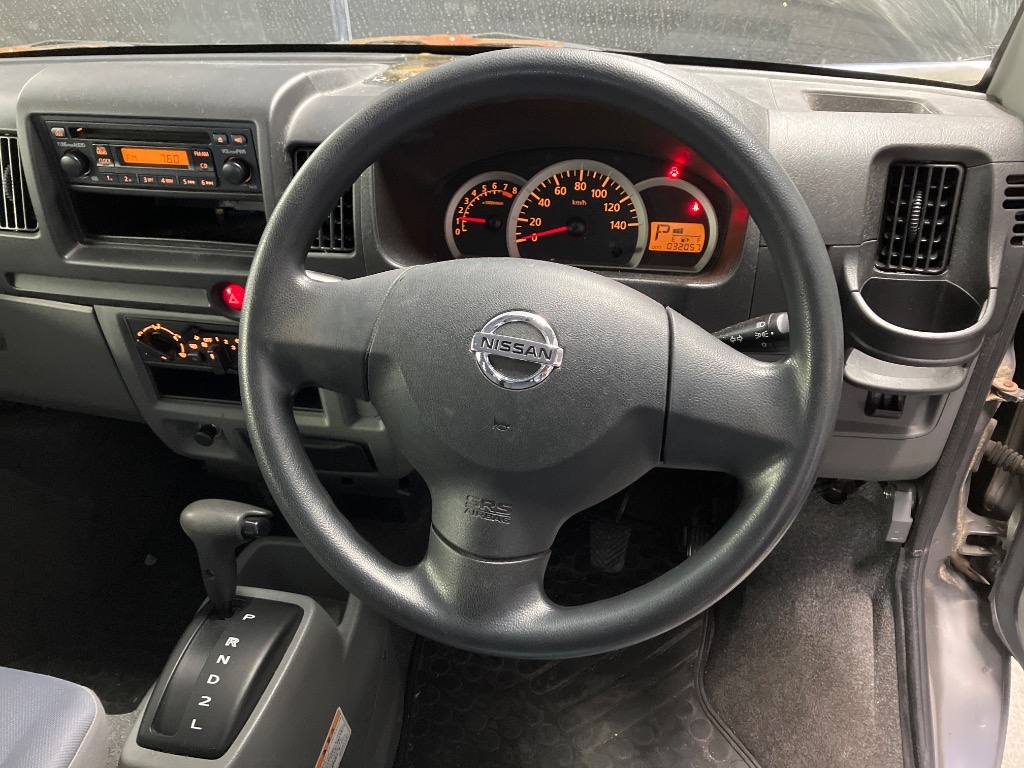NISSAN NV100 CLIPPER