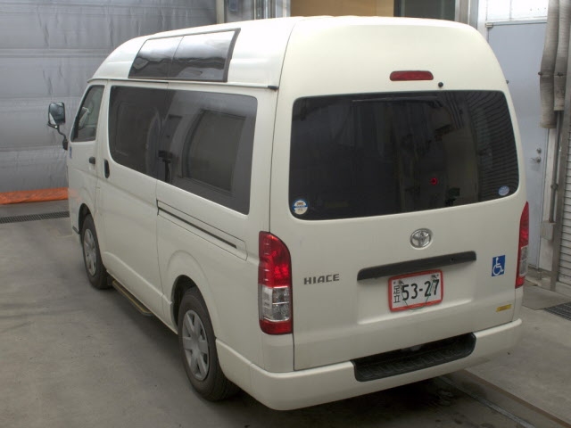 TOYOTA REGIUS ACE