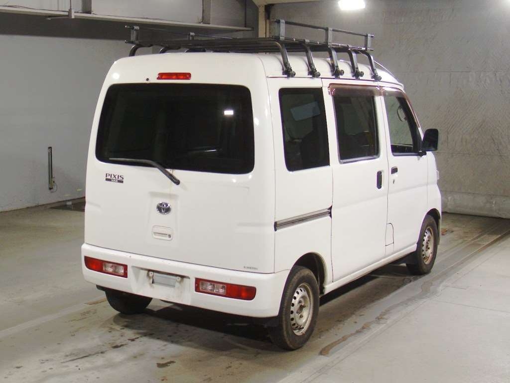 TOYOTA PIXIS VAN