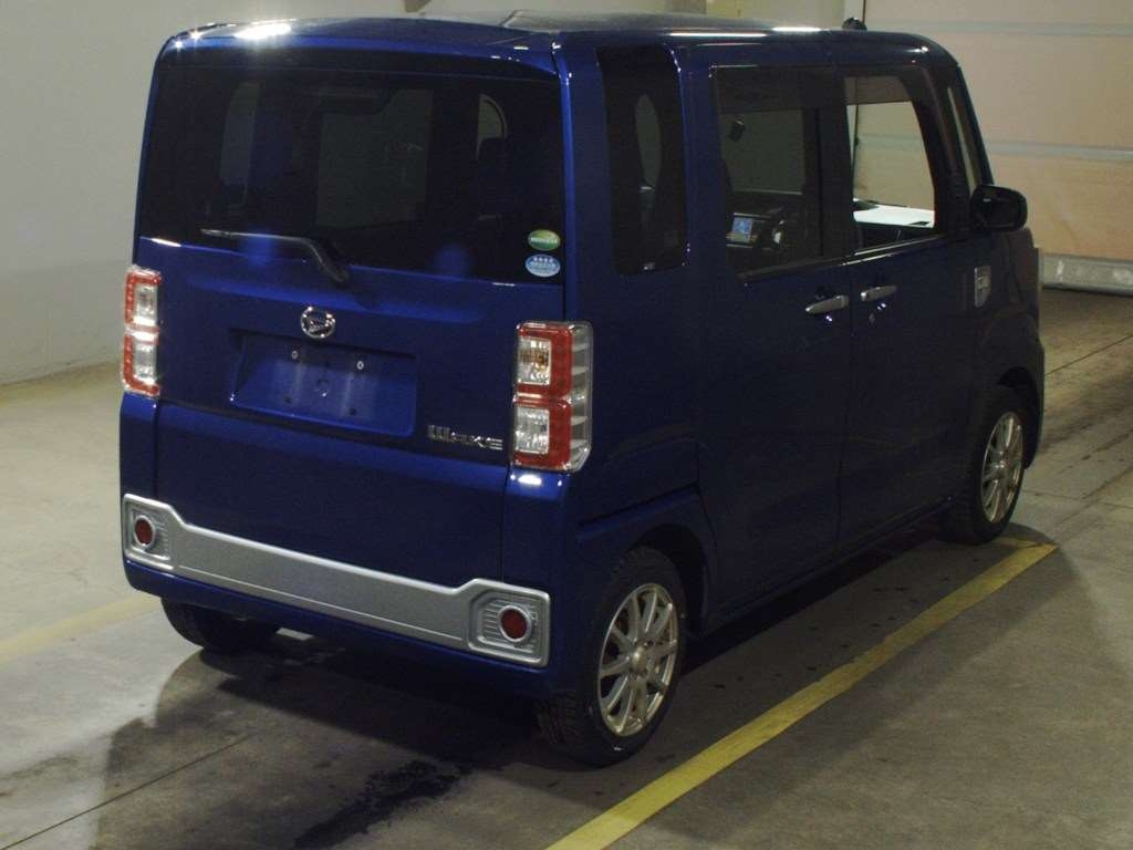 DAIHATSU WAKE