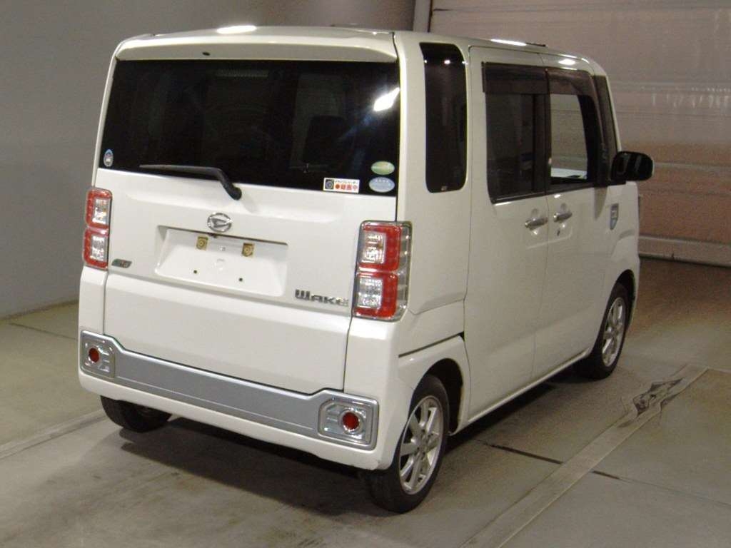DAIHATSU WAKE
