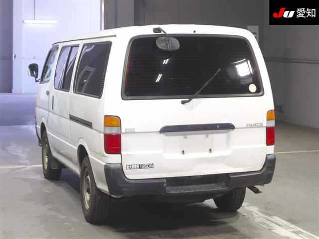 TOYOTA REGIUS ACE