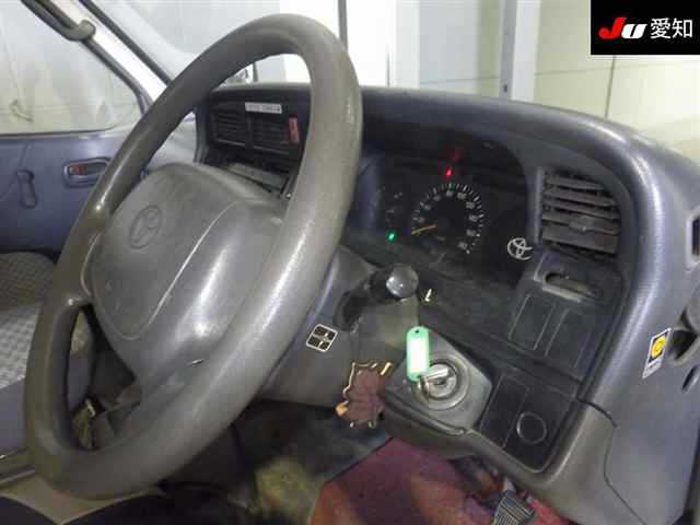 TOYOTA REGIUS ACE
