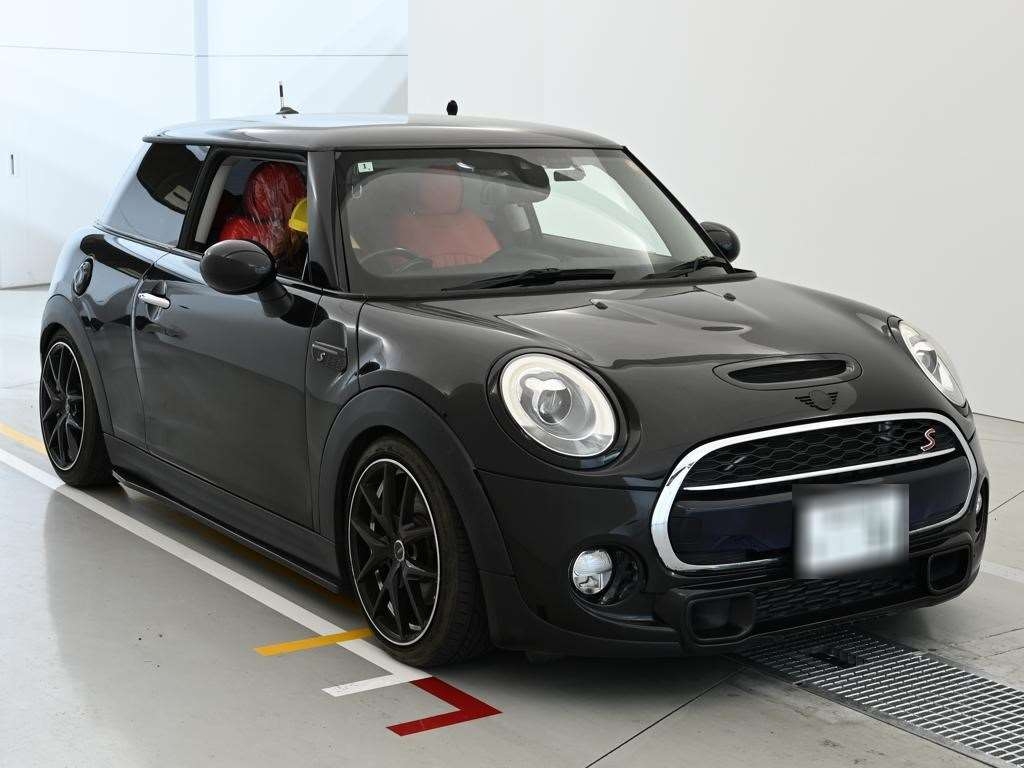 MINI HATCH