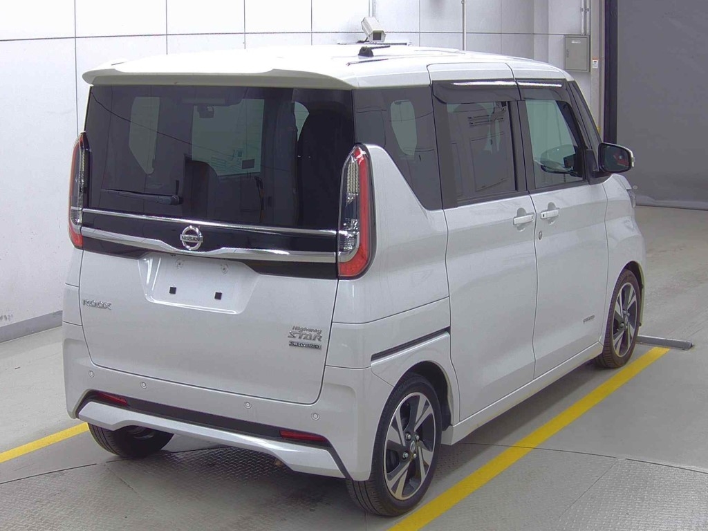NISSAN ROOX