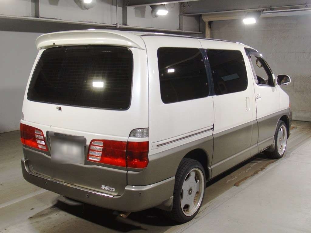 TOYOTA GRAND HIACE