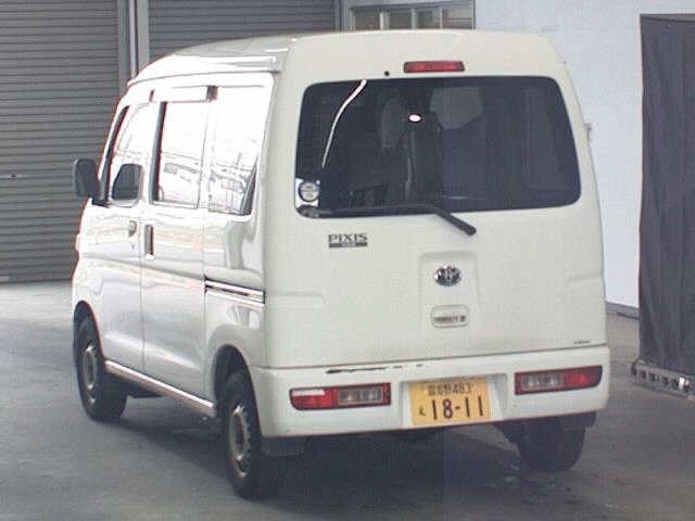 TOYOTA PIXIS VAN