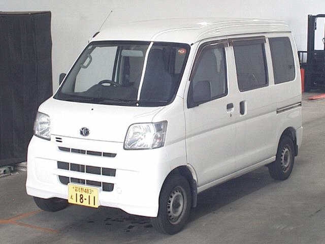 TOYOTA PIXIS VAN