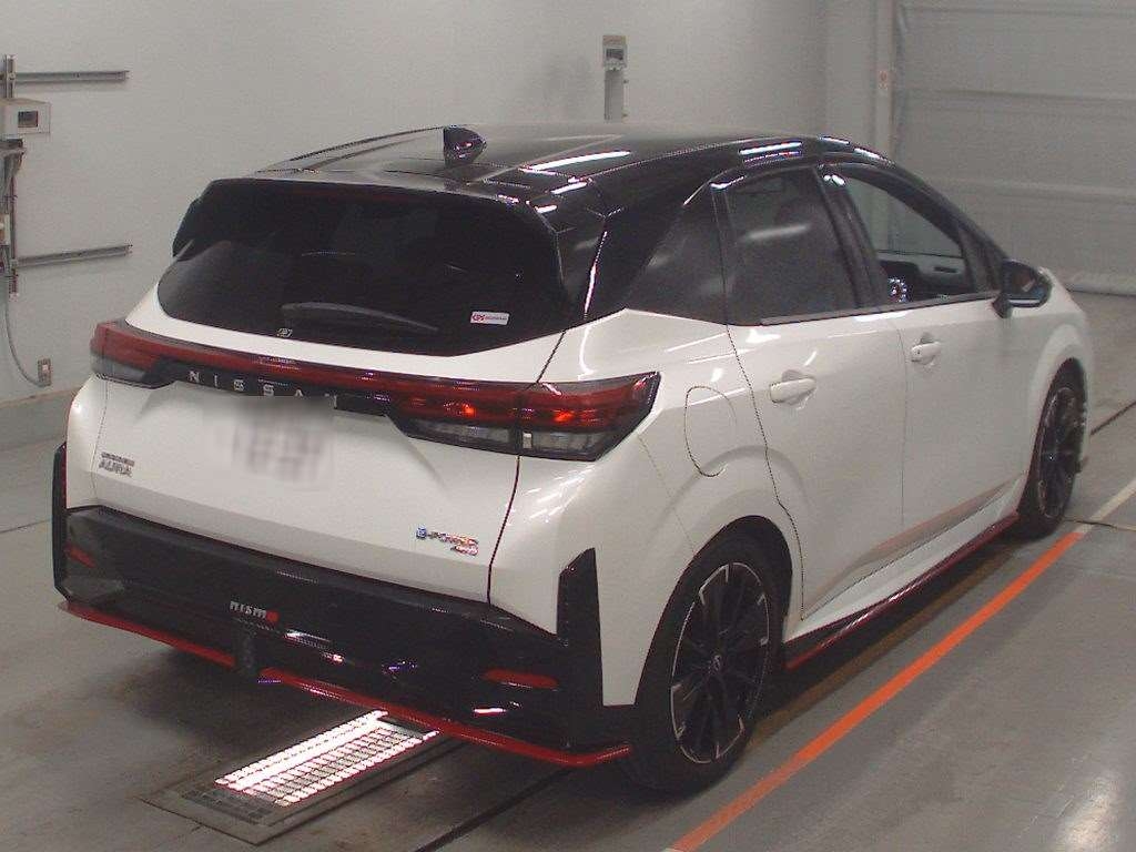 NISSAN AURA