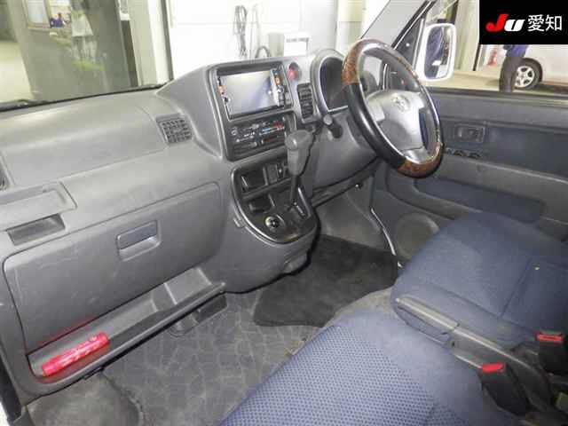TOYOTA PIXIS VAN