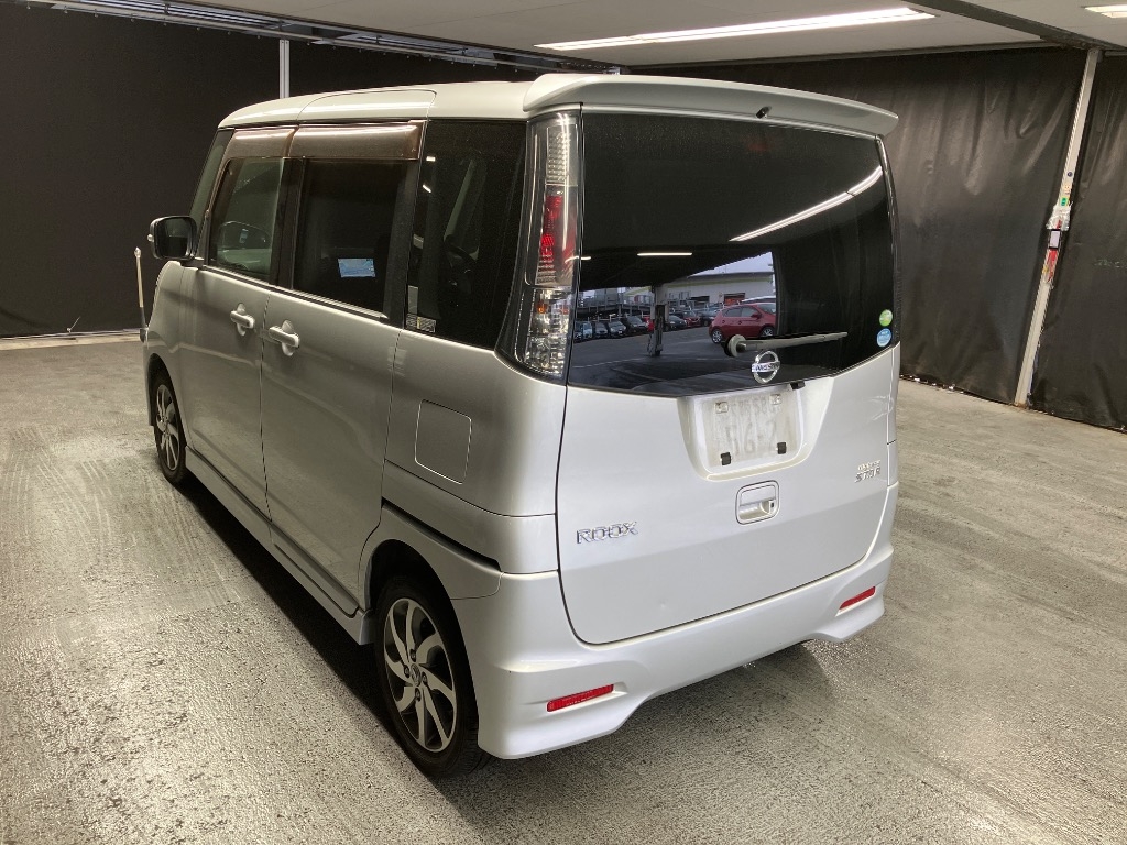 NISSAN ROOX