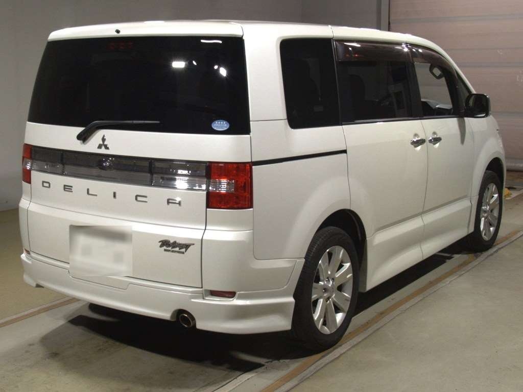 MITSUBISHI DELICA D:5