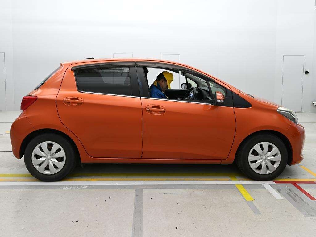 TOYOTA VITZ