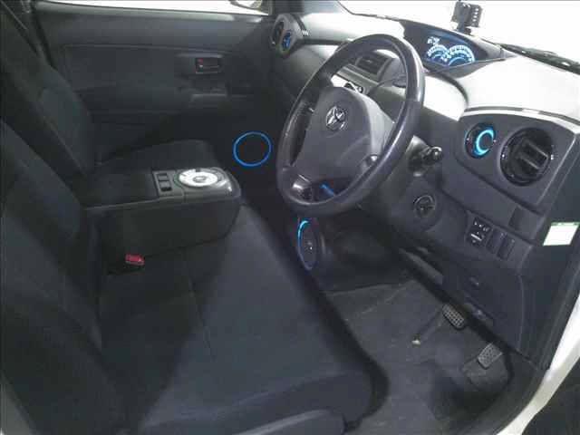 TOYOTA BB