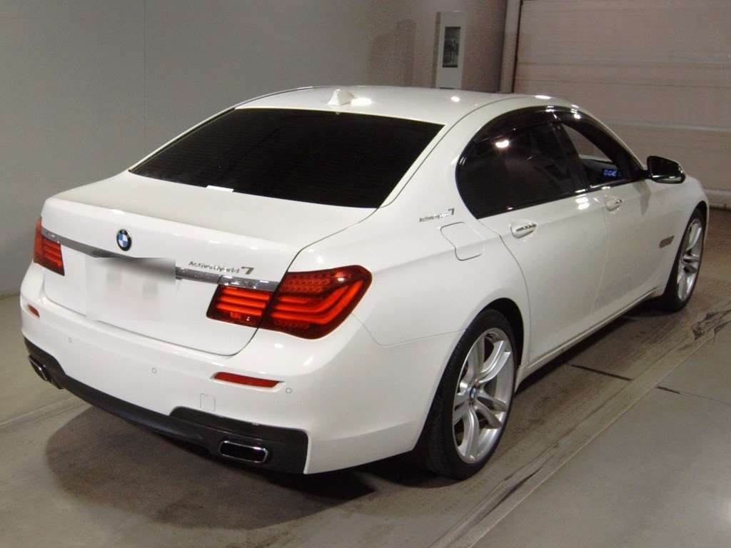 BMW 7-SERIES
