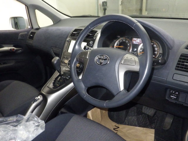 TOYOTA BLADE