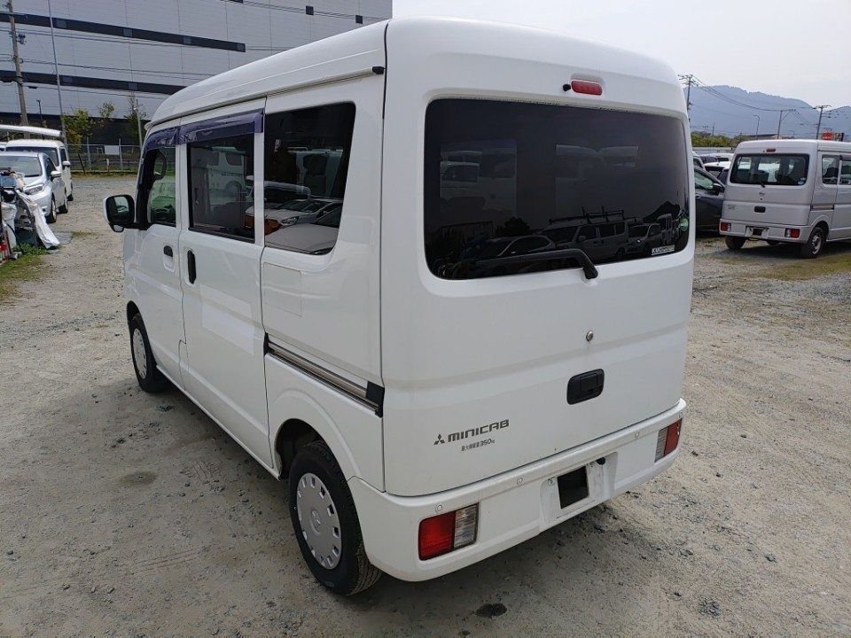 MITSUBISHI MINICAB