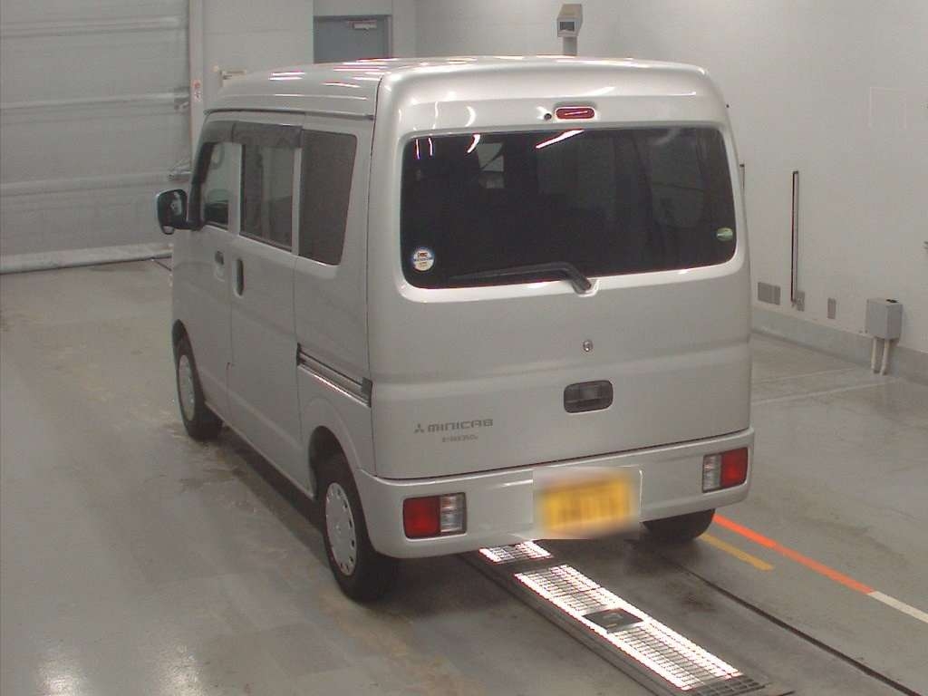 MITSUBISHI MINICAB