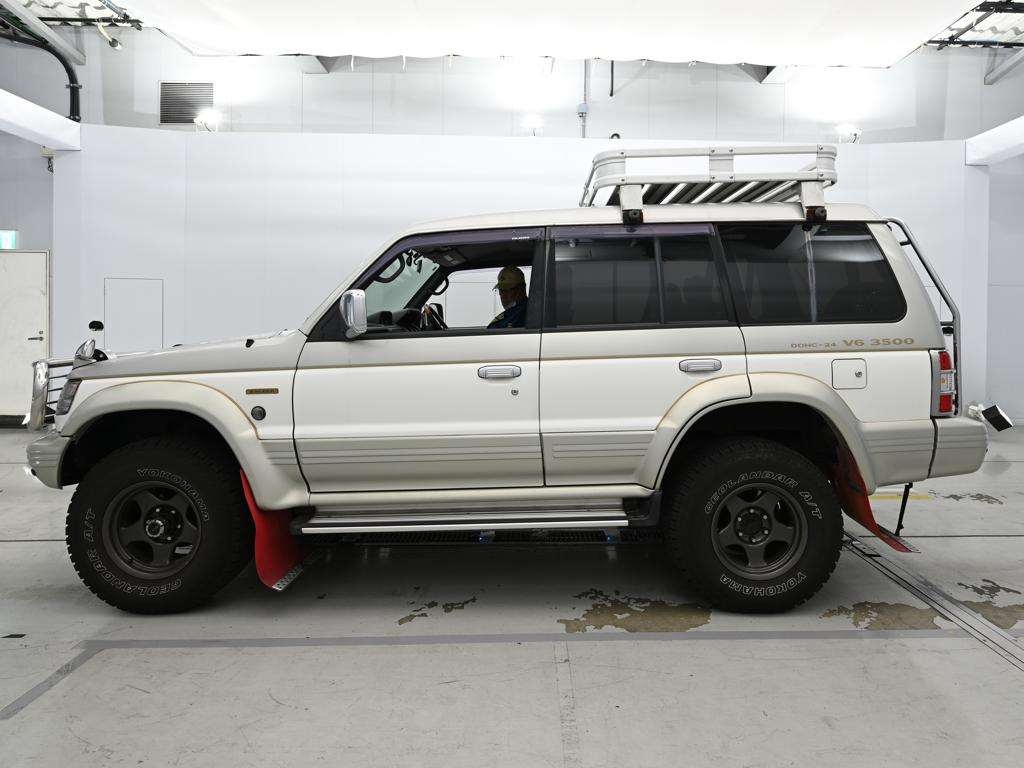 MITSUBISHI PAJERO