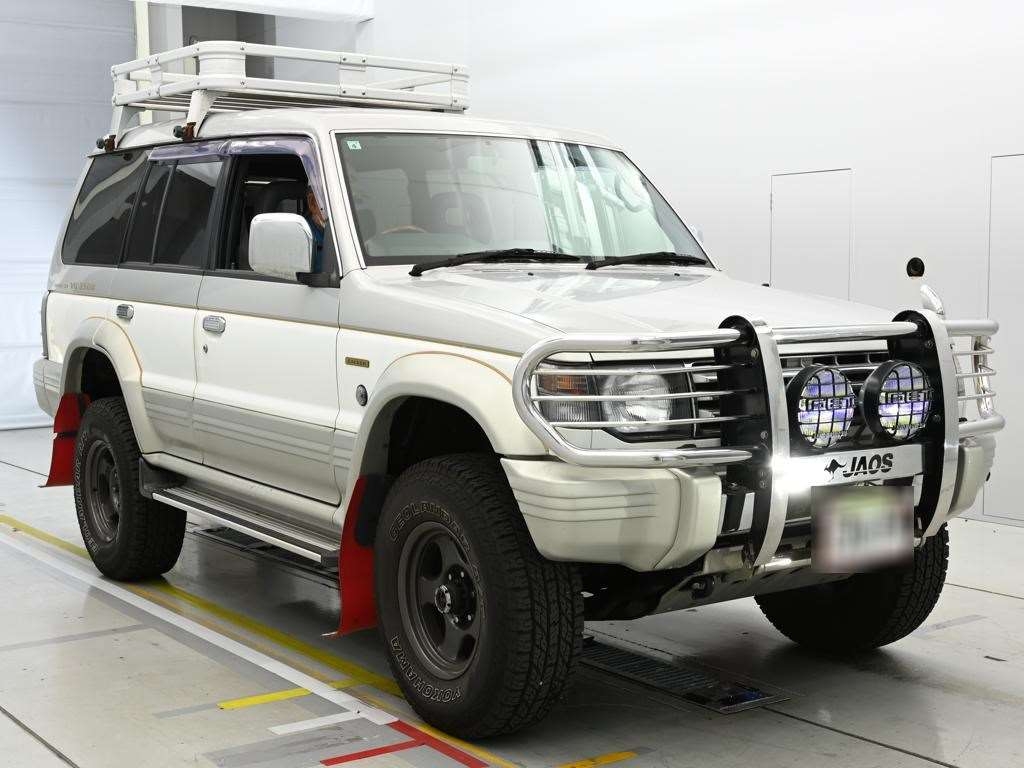 MITSUBISHI PAJERO