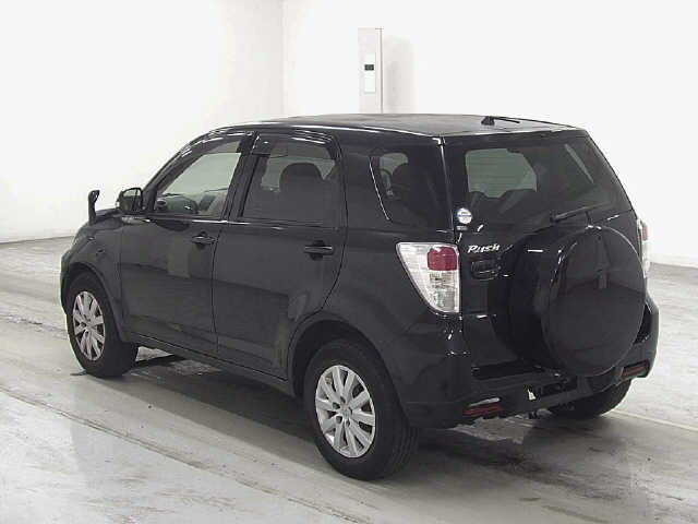TOYOTA RUSH
