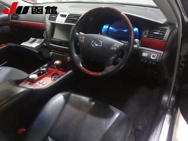 LEXUS LS600H