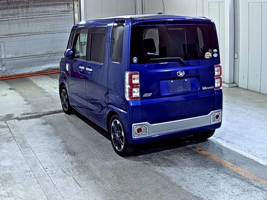 DAIHATSU WAKE