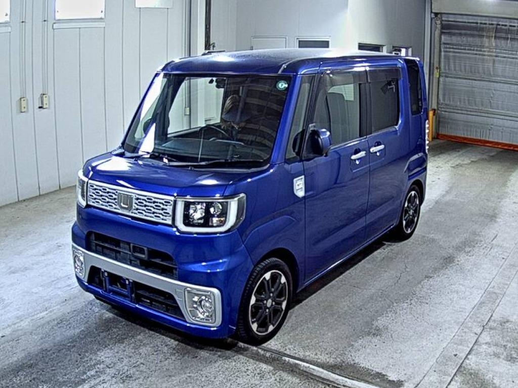 DAIHATSU WAKE